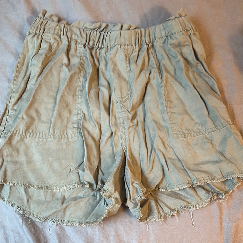 Casual Green Cargo Shorts with Elastic Waist